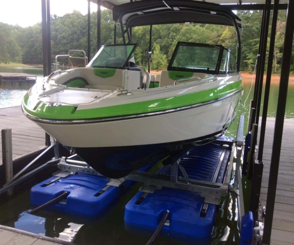 boat lift service at Lake Lanier