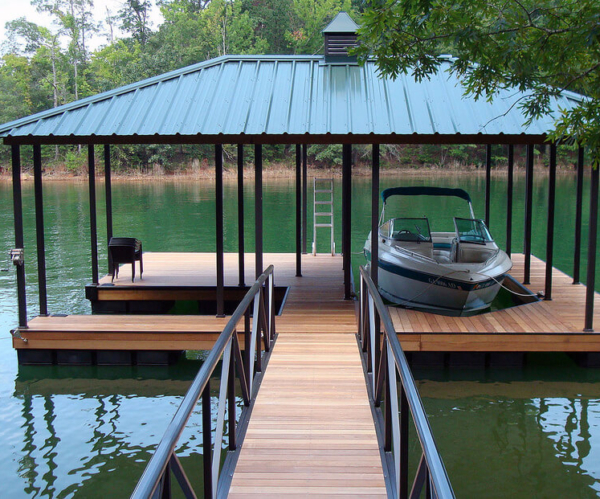floating dock builds on Lake Lanier